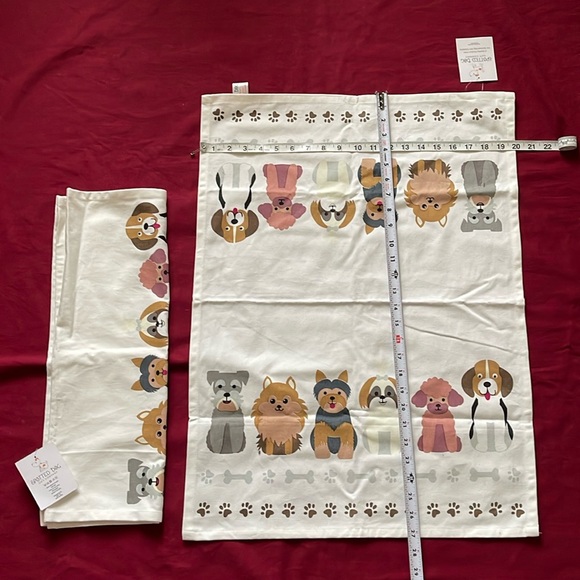 NWT Spotted Dog Gift Company A Pair of Kitchen Towels - Picture 1 of 3
